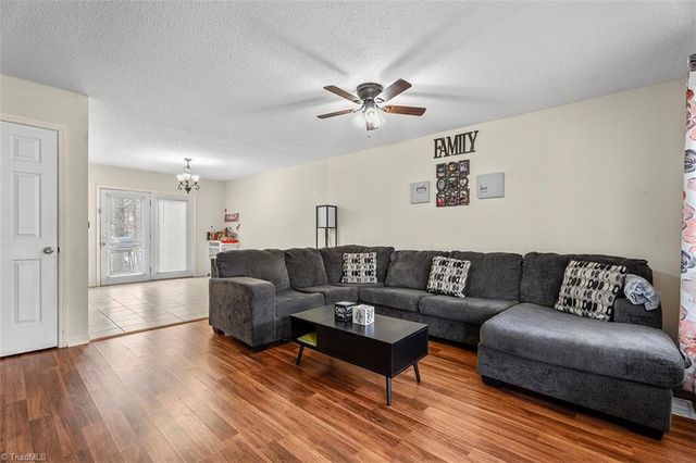 113 Falling Creek Drive, Thomasville, NC 27360