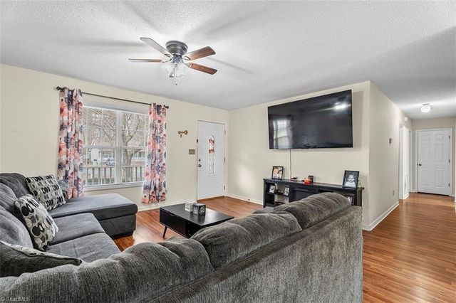 113 Falling Creek Drive, Thomasville, NC 27360