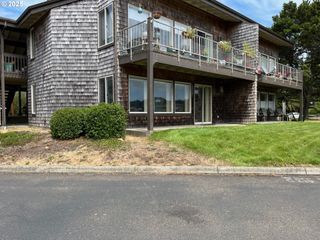 1080 BAY St 18, Florence, OR 97439
