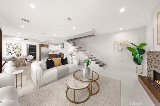 4485 Hazeltine Avenue 1, Sherman Oaks, CA 91423