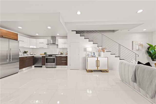 4485 Hazeltine Avenue 1, Sherman Oaks, CA 91423