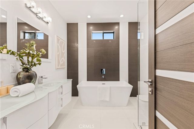 4485 Hazeltine Avenue 1, Sherman Oaks, CA 91423