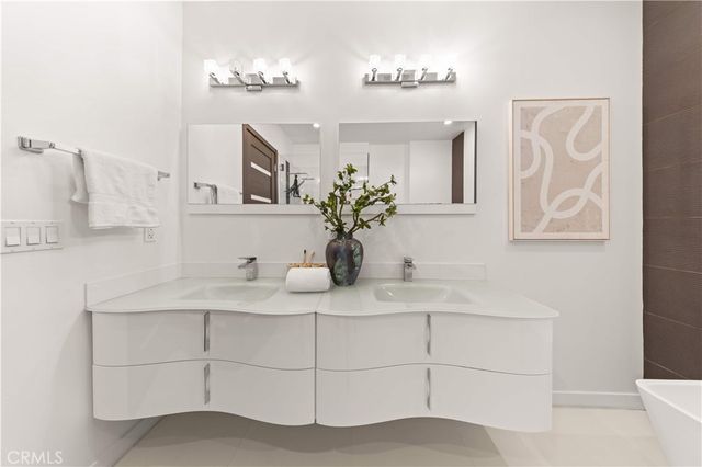 4485 Hazeltine Avenue 1, Sherman Oaks, CA 91423