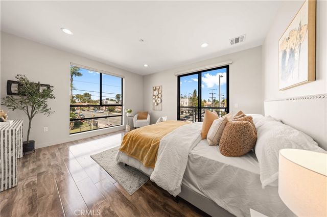 4485 Hazeltine Avenue 1, Sherman Oaks, CA 91423