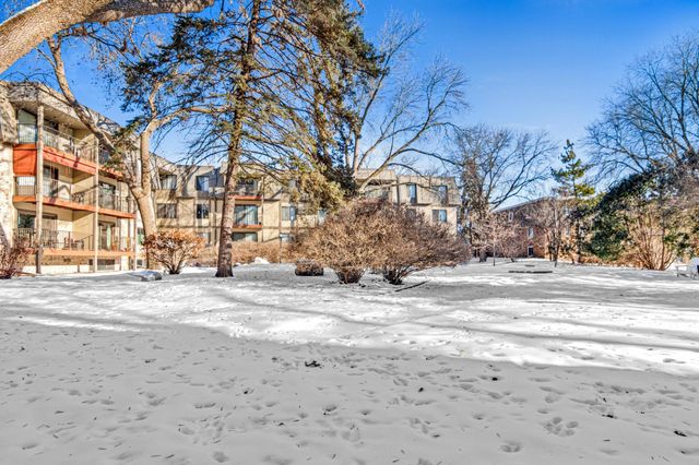 2200 Nevada Avenue S 106, Saint Louis Park, MN 55426