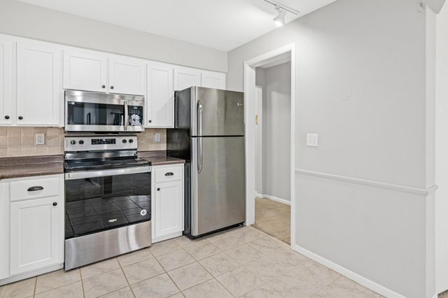 2200 Nevada Avenue S 106, Saint Louis Park, MN 55426