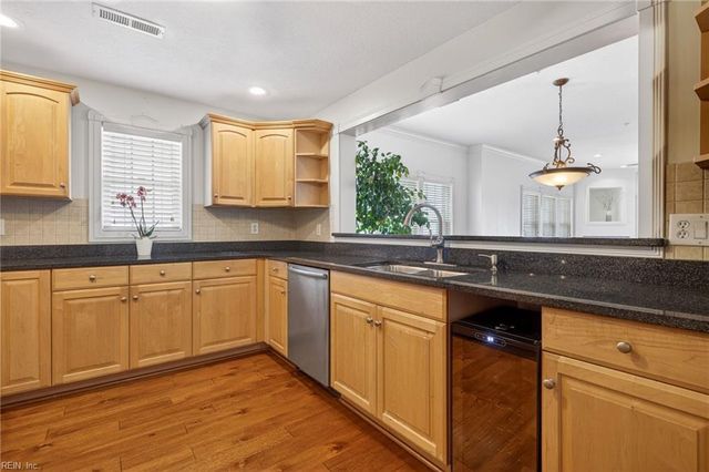 2140 Vista Cir Apt 403, Virginia Beach, VA 23451