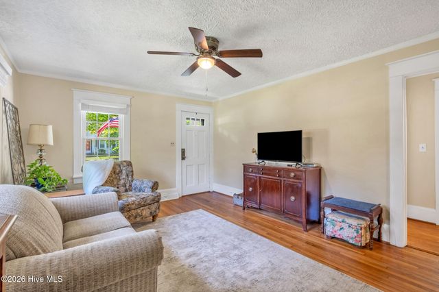 214 N Virginia Avenue, Fayetteville, NC 28305
