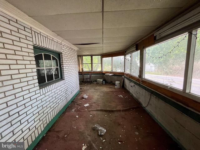 1390 WAGGONERS GAP RD, Carlisle, PA 17013