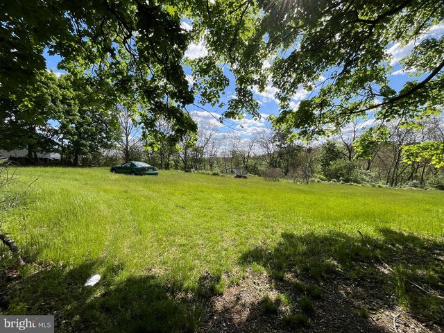 1390 WAGGONERS GAP RD, Carlisle, PA 17013
