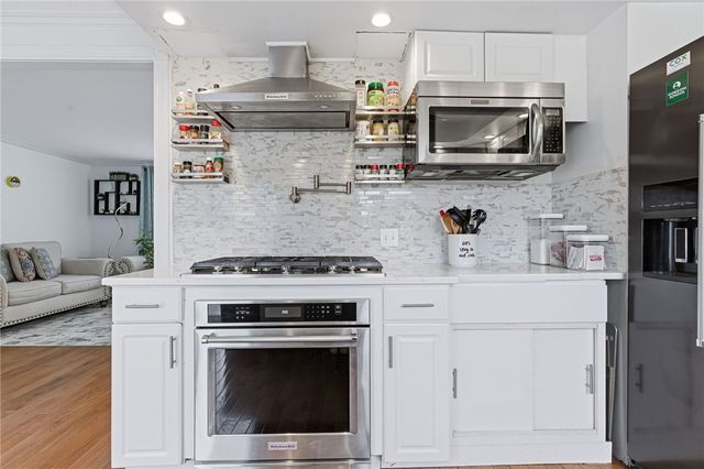 20 Stewart Street, Warwick, RI 02889