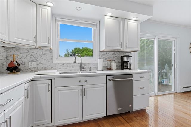 20 Stewart Street, Warwick, RI 02889