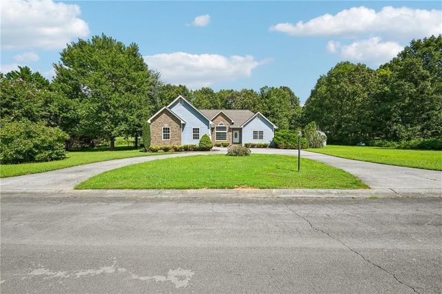 116 Savannah Street SE, Calhoun, GA 30701