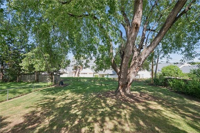 11318 W 66th Terrace, Shawnee, KS 66203