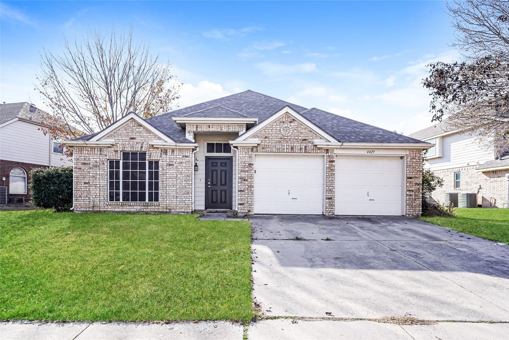4429 Spanish Oak Circle, Corinth, TX 76208