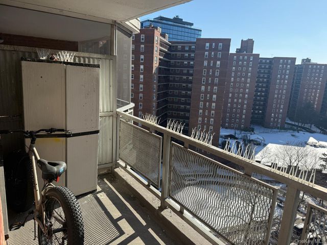 6145 98th Street 12G, Rego Park, NY 11374