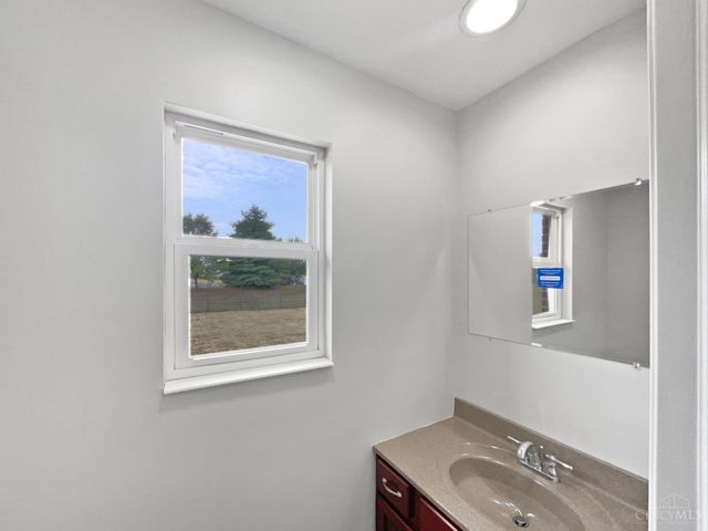 7795 Rock Port Way, West Chester, OH 45069