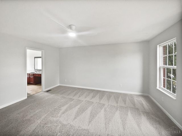 7795 Rock Port Way, West Chester, OH 45069