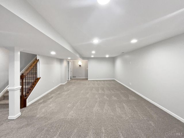 7795 Rock Port Way, West Chester, OH 45069