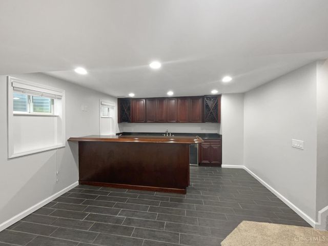 7795 Rock Port Way, West Chester, OH 45069