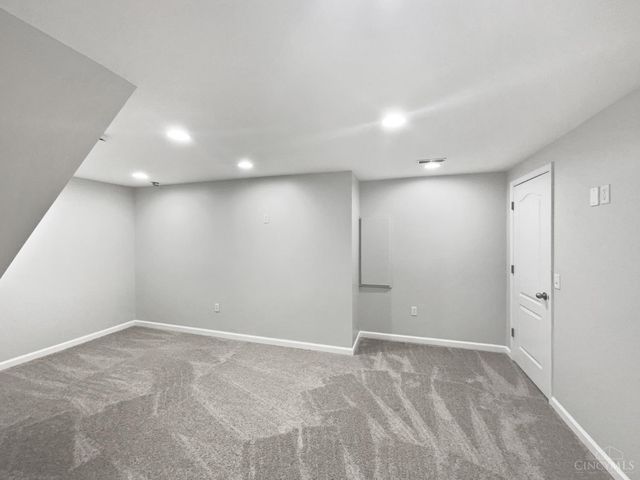 7795 Rock Port Way, West Chester, OH 45069