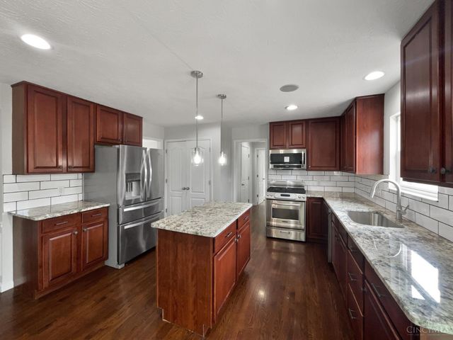 7795 Rock Port Way, West Chester, OH 45069