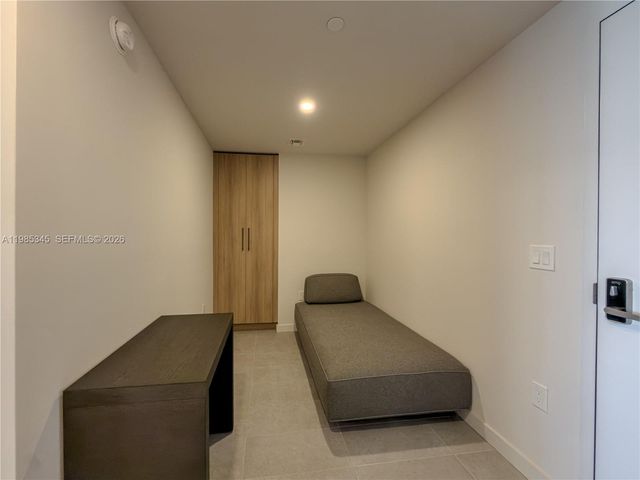 121 NE 5th St 2211, Miami, FL 33132