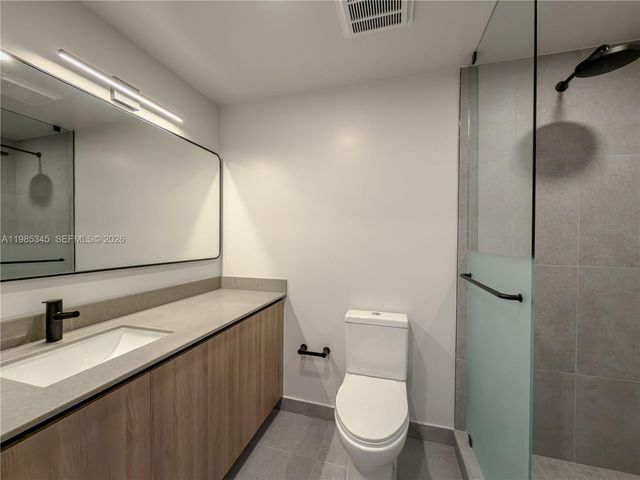 121 NE 5th St 2211, Miami, FL 33132