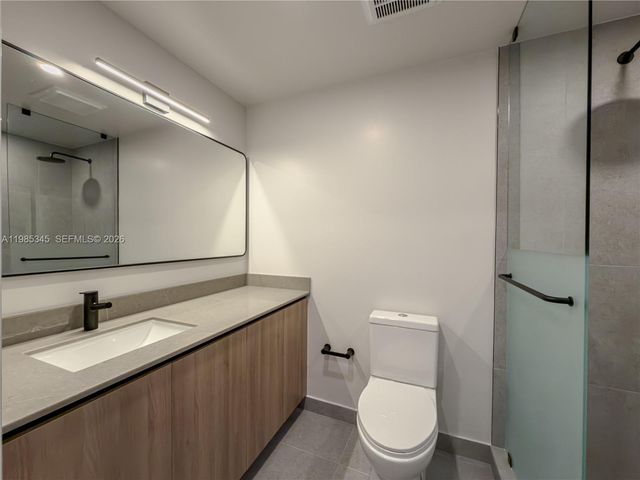 121 NE 5th St 2211, Miami, FL 33132