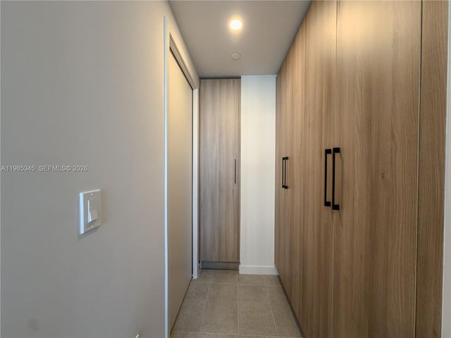 121 NE 5th St 2211, Miami, FL 33132