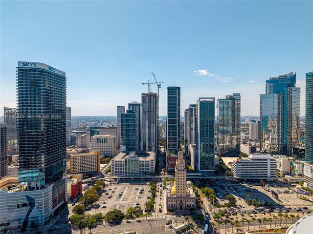 121 NE 5th St 2211, Miami, FL 33132