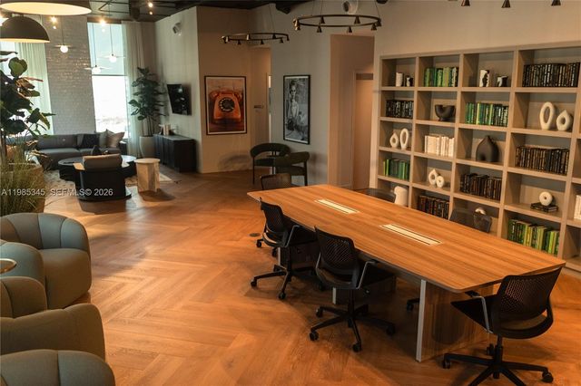 121 NE 5th St 2211, Miami, FL 33132