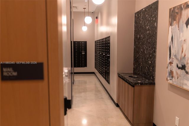 121 NE 5th St 2211, Miami, FL 33132