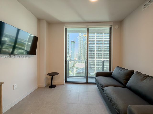 121 NE 5th St 2211, Miami, FL 33132