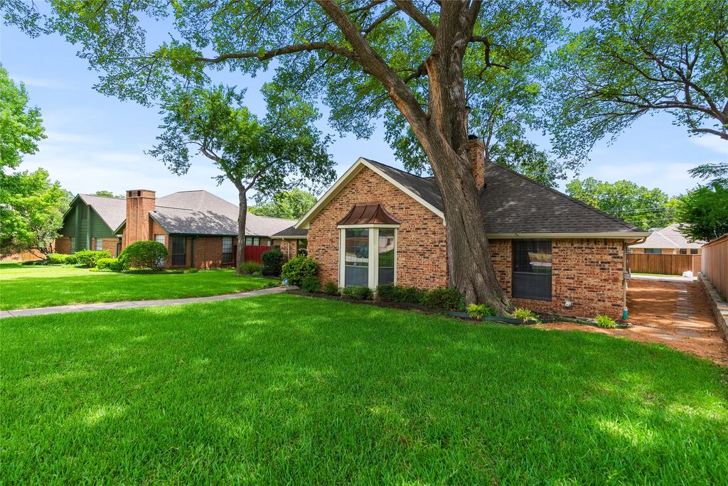 342 Hillcroft Drive, Duncanville, TX 75137 — photo 2