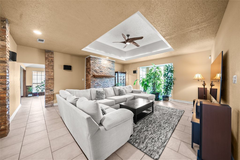 342 Hillcroft Drive, Duncanville, TX 75137 — photo 3