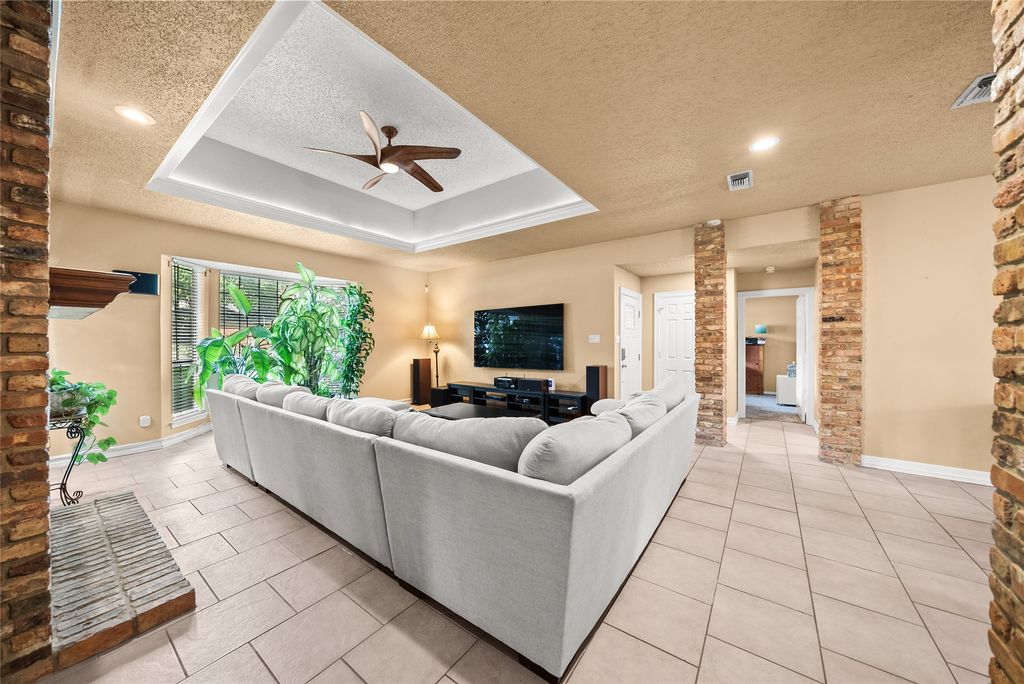 342 Hillcroft Drive, Duncanville, TX 75137 — photo 4