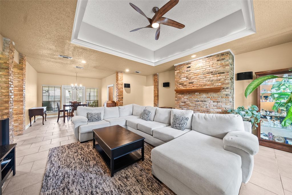 342 Hillcroft Drive, Duncanville, TX 75137 — photo 5