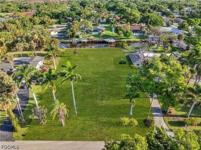 62 Wolcott DR, North Fort Myers, FL 33903