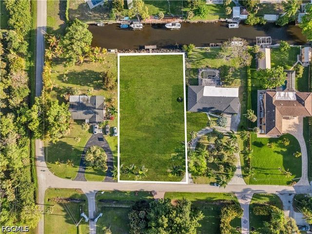 62 Wolcott DR, North Fort Myers, FL 33903