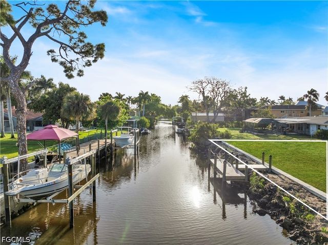 62 Wolcott DR, North Fort Myers, FL 33903