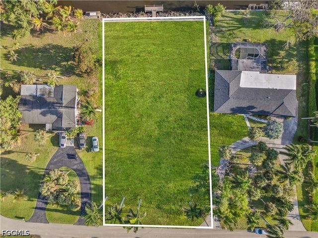 62 Wolcott DR, North Fort Myers, FL 33903