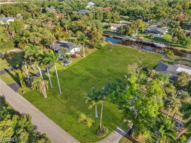 62 Wolcott DR, North Fort Myers, FL 33903