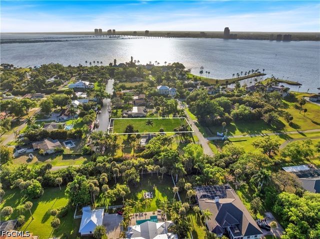 62 Wolcott DR, North Fort Myers, FL 33903