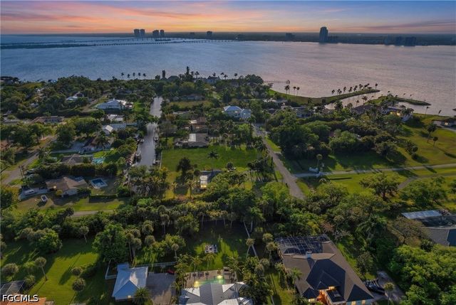 62 Wolcott DR, North Fort Myers, FL 33903