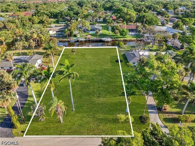 62 Wolcott DR, North Fort Myers, FL 33903