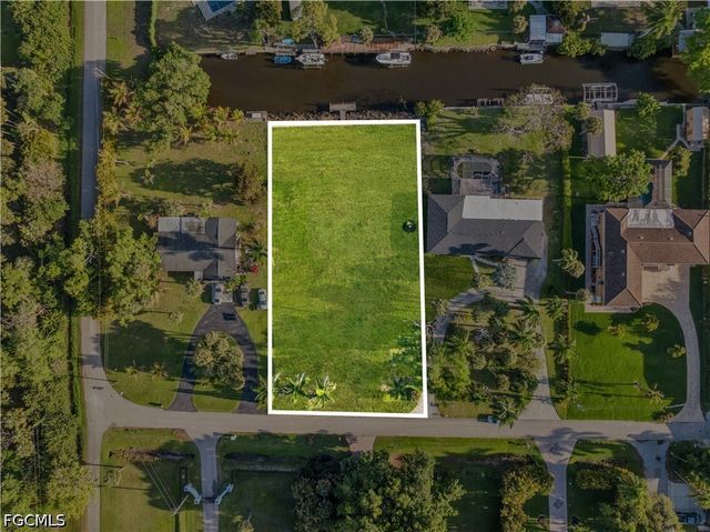 62 Wolcott DR, North Fort Myers, FL 33903