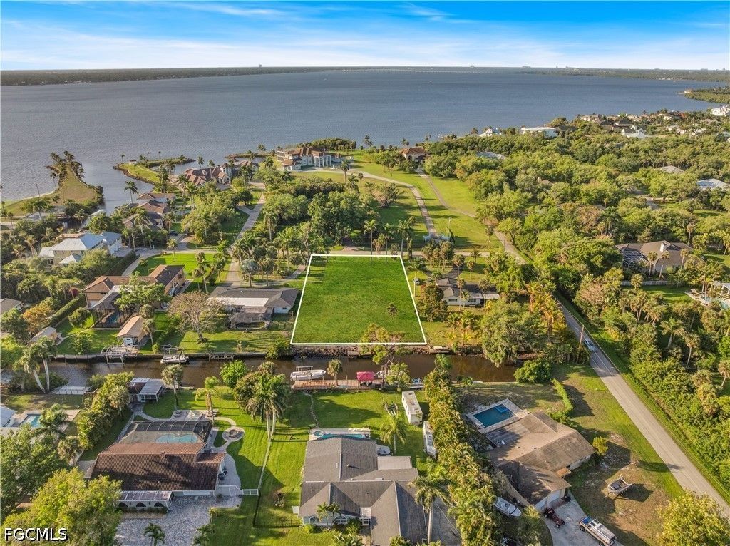 62 Wolcott DR, North Fort Myers, FL 33903