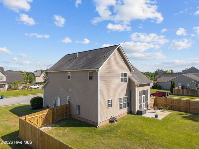 301 Savannah Drive, Jacksonville, NC 28540