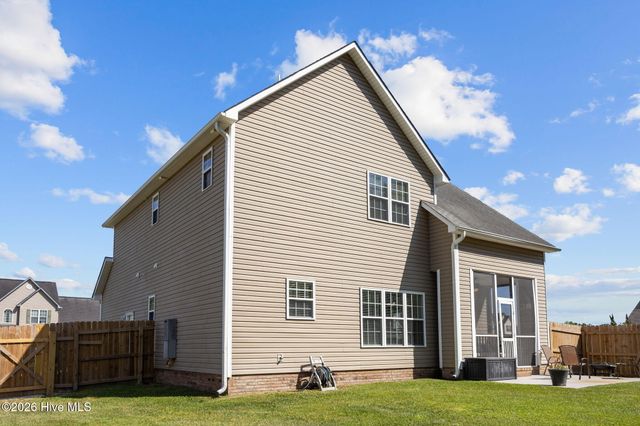 301 Savannah Drive, Jacksonville, NC 28540